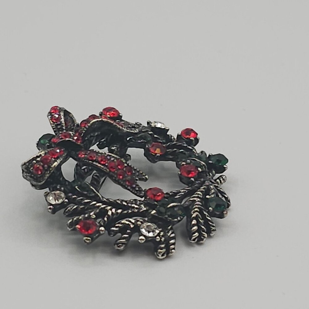 VTG Christmas Brooch 2PC Set Dark Silver Tone Red Green Tree Wreath Holiday Joy - Picture 9 of 16